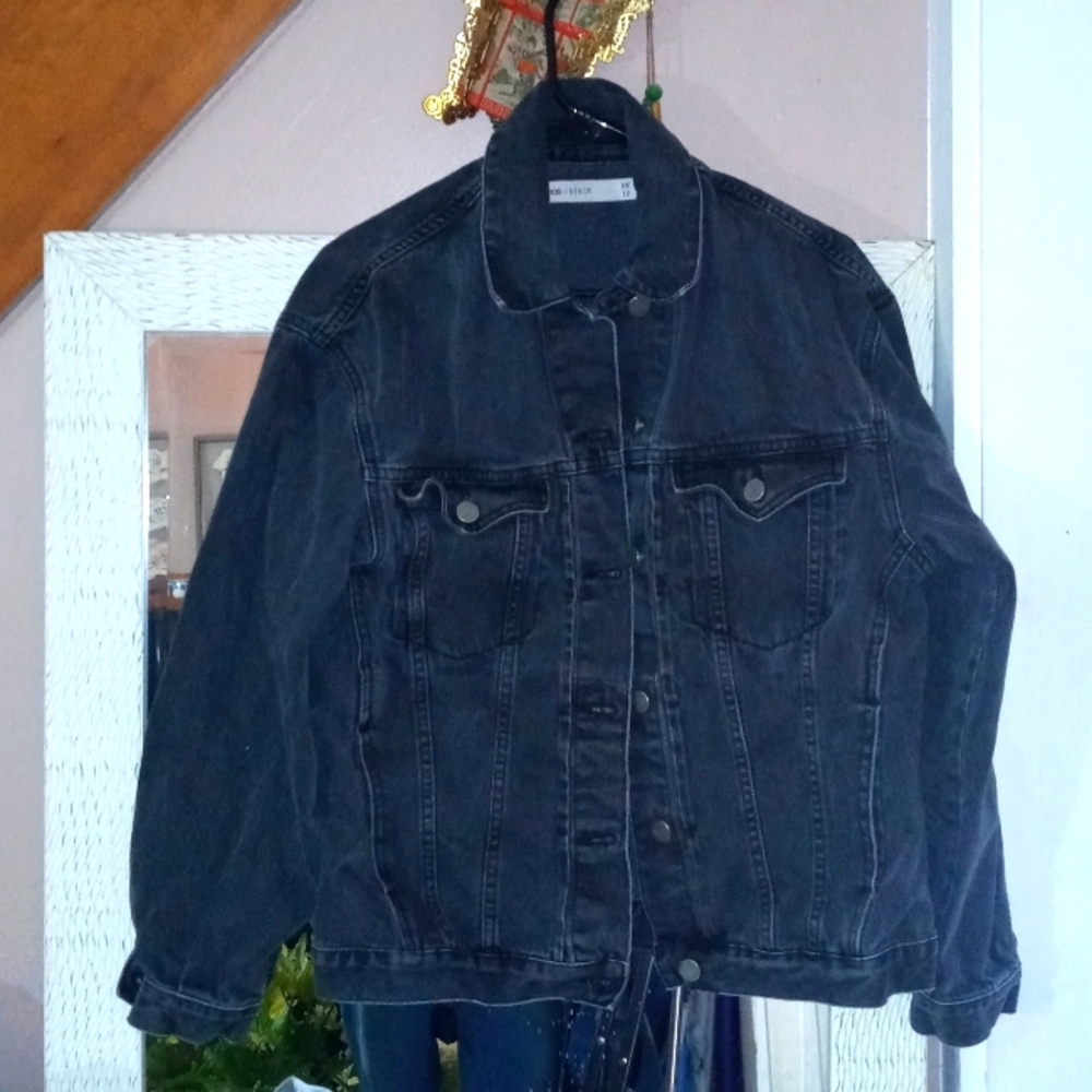 ASOS - Black - 100% Cotton.- Denim Jacket - Size 8 - Runs Large -